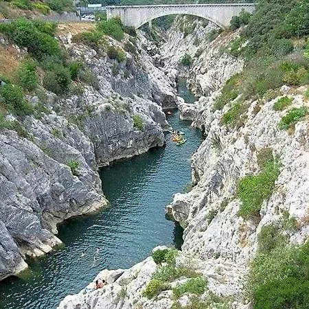 فندق A 100m De La